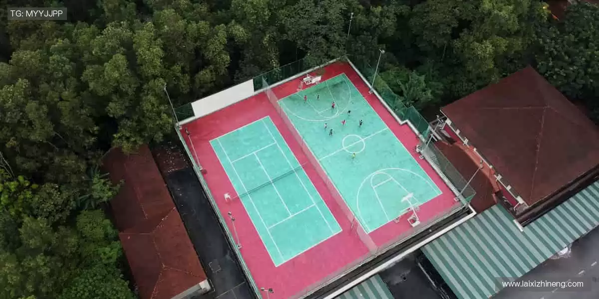 球迷的第二主场，🎯 从球星同款到限量周边，一网打尽你的热爱！